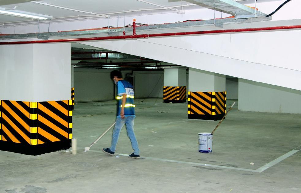 Sơn vàng đen chân cột tăng thêm tính thẩm mỹ cho công trình